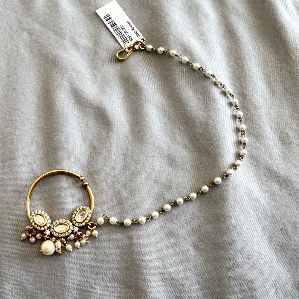 Elegant Gold and Pearl bridal nath